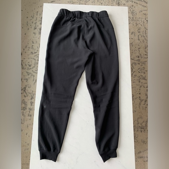 Lululemon Black On the Fly Joggers. Size 4 - Picture 3 of 8